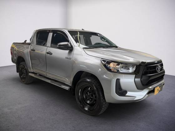 TOYOTA HILUX 2.8 D-4D TURBO DIESEL CD POWER PACK 4X4 MANUAL